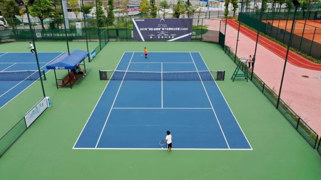 苏澳龙、Aimee Peng赢得U10男女单打金牌